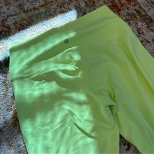 Lululemon Women’s Leggings Size 12 Align Pant 28”Nuuk 
LW5ECIS FZAP Faded Zap